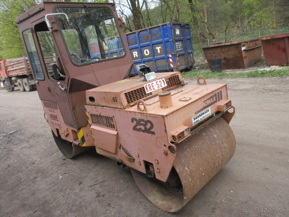 Vibrační válec Case Vibromax W252 - - 2