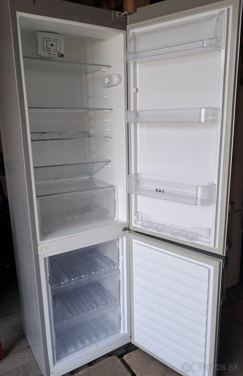 Chladnička s mrazničkou Whirpool - 2