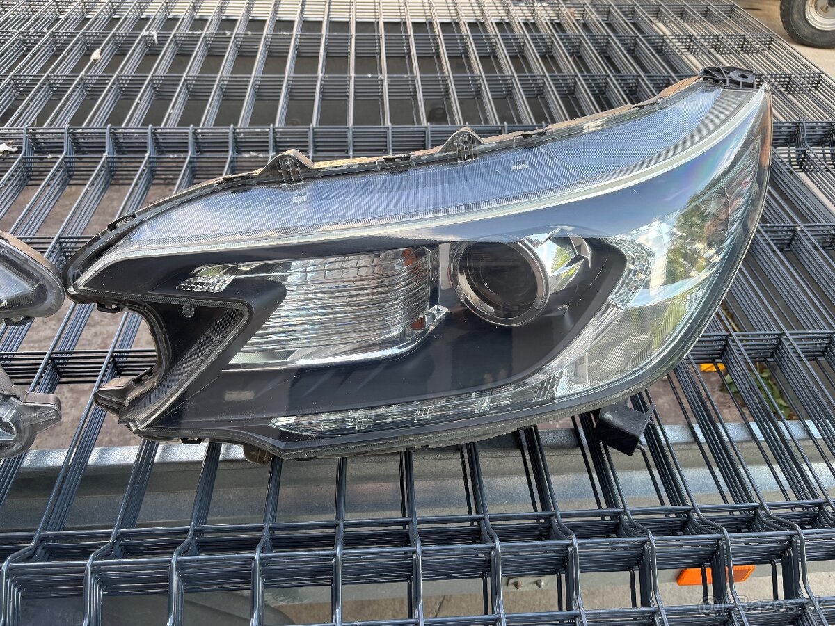 Svetla honda Crv pred facelift - 2
