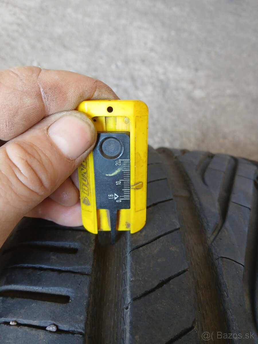 255/35 r19 - 2