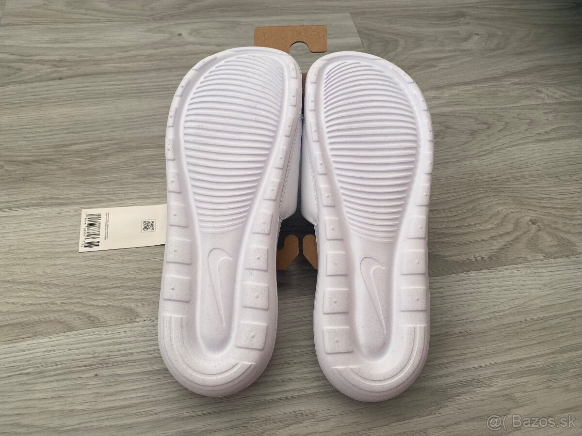 Nike 40,5( nové) - 2