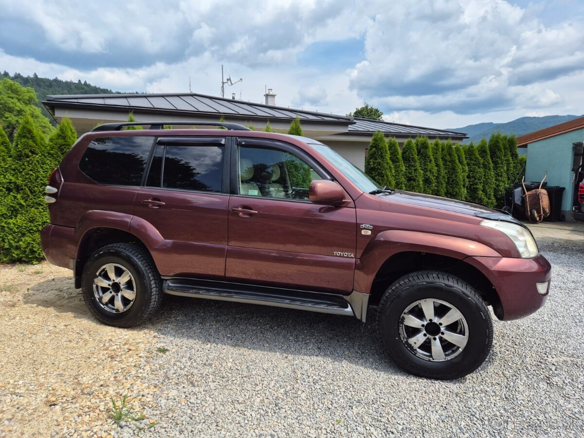 Toyota Land Cruiser 120 - 2