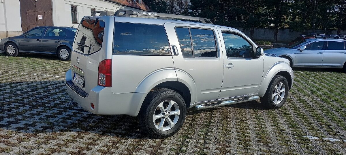 Nissan Pathfinder 2.5D 2009 4x4 - 2
