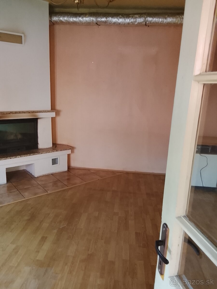 Predam rodinny dom v okoli Velky Krtis - 2