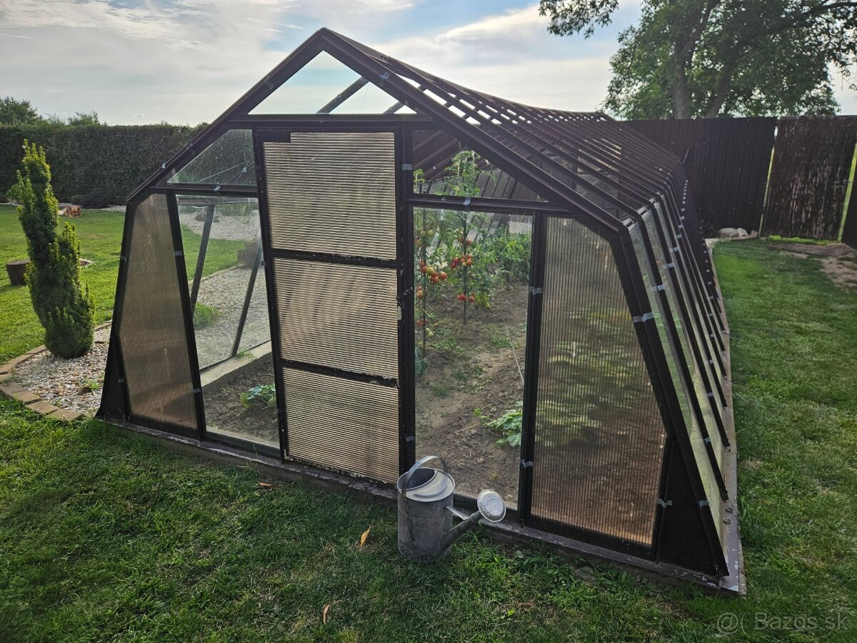 Predám skleník - 2