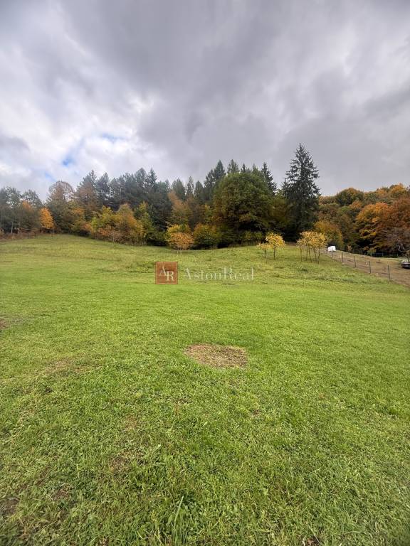 Stavebný pozemok na výstavbu chaty alebo rodinného domu- 140 - 2