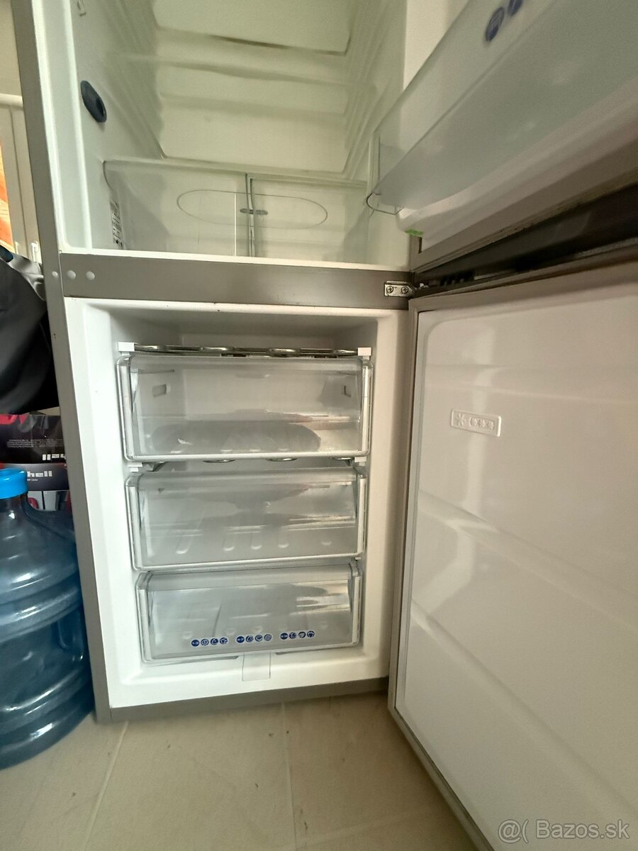 Chladnička s mrazničkou Whirpool - 2