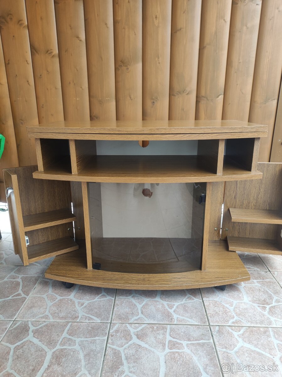 Stolík pod televízor - 2