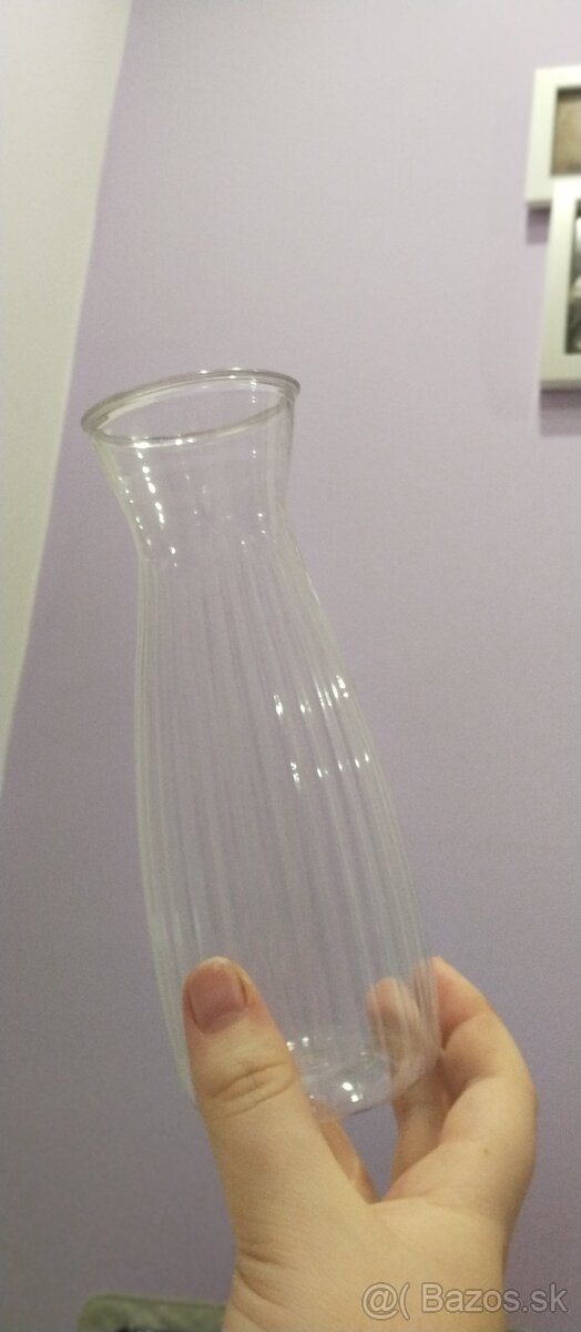 Plastová váza - 2