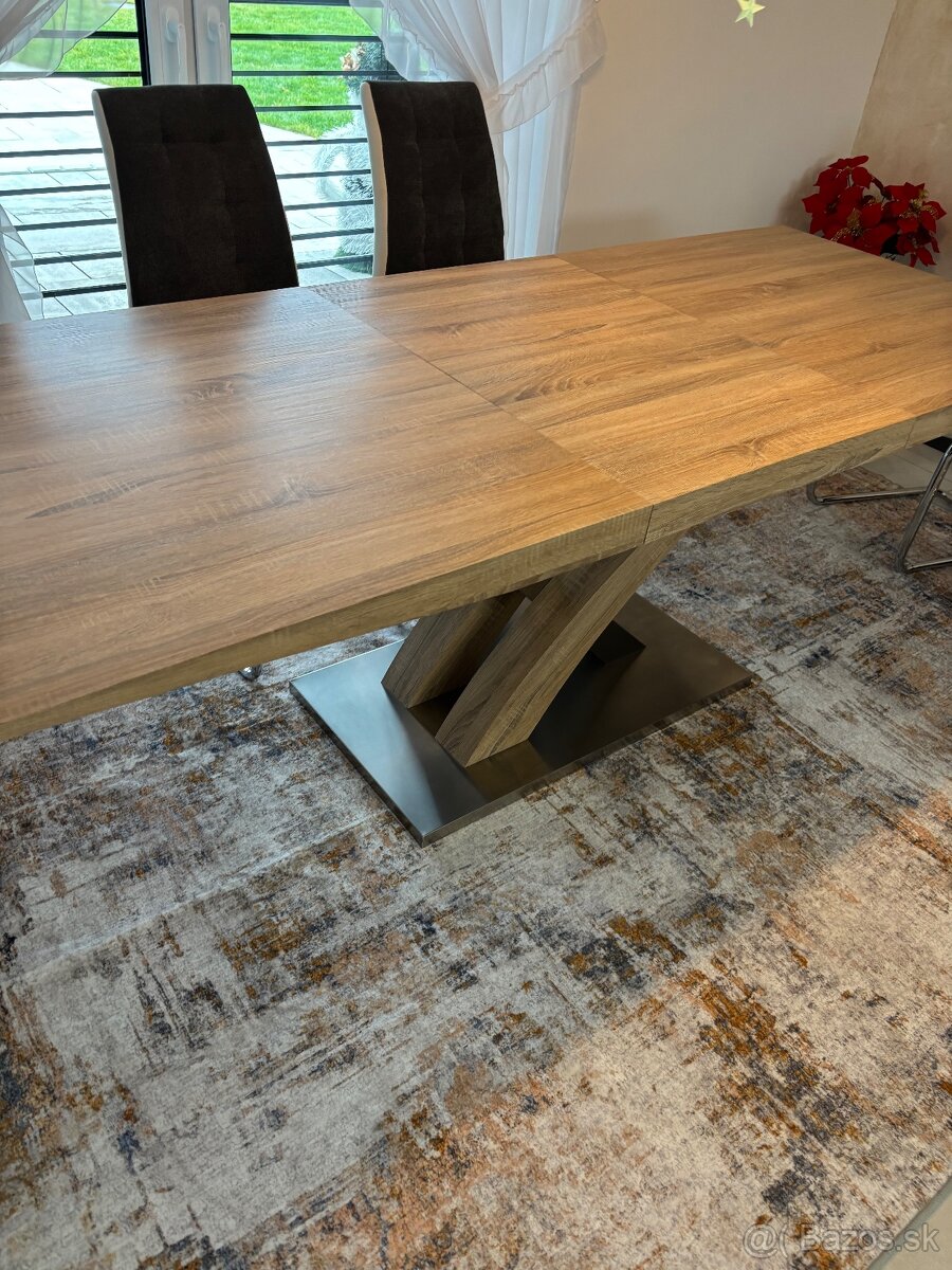 Jedálenský stôl - 2