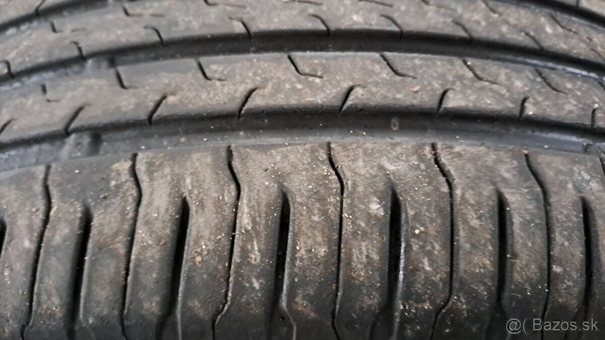 Predám 4ks jazdené letné 235/55r18-104V Continental - 2