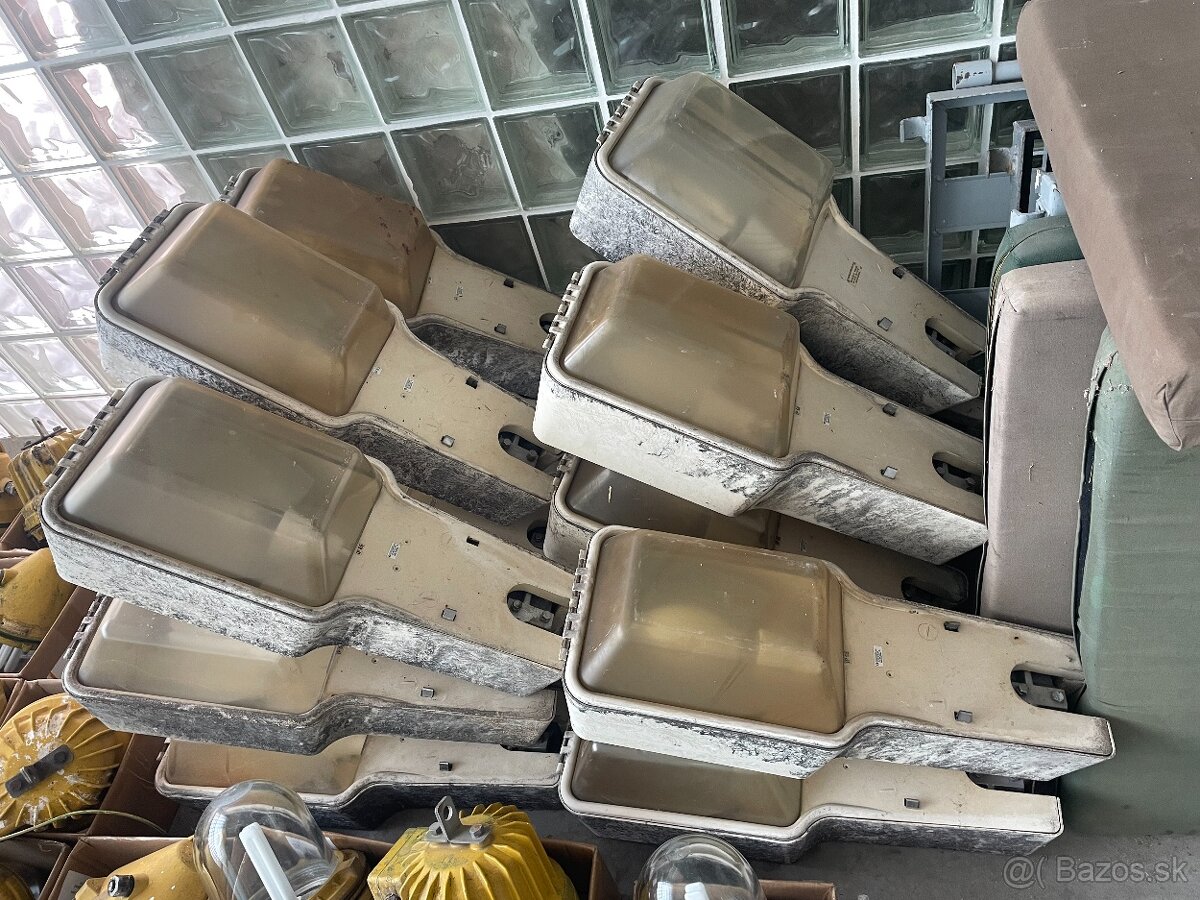 Priemyselné svetlá a lampy, lustre. - 2