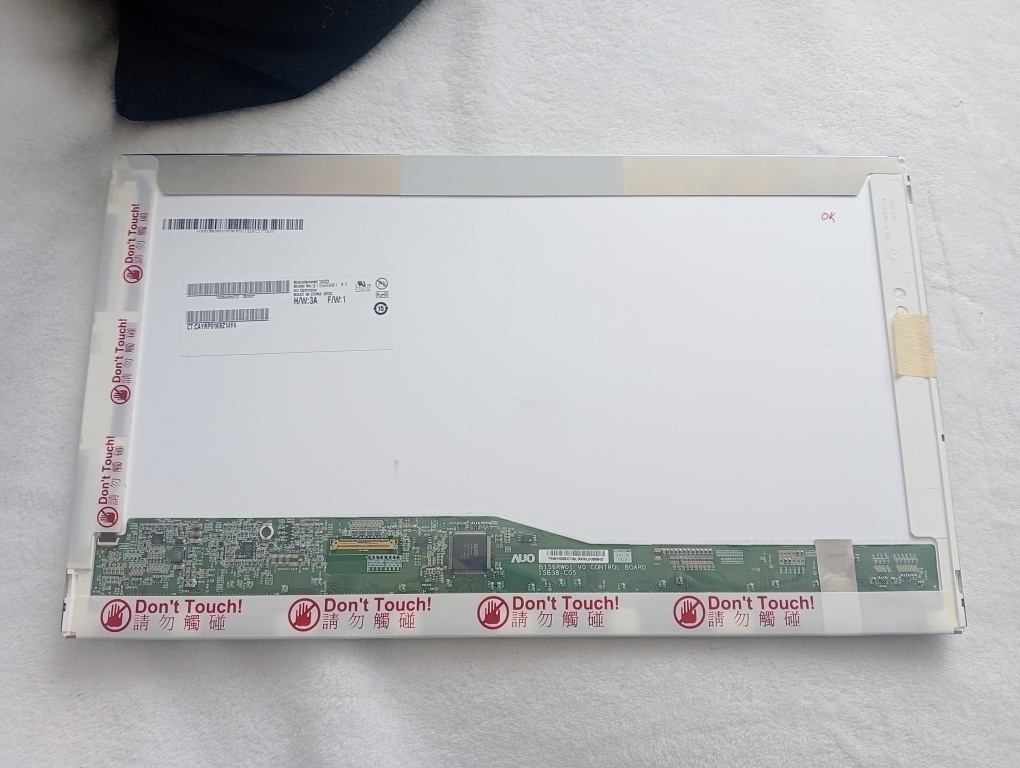 predám 15.6" LED displej , HD+ 1600x900 ,, B156RW01 - 2