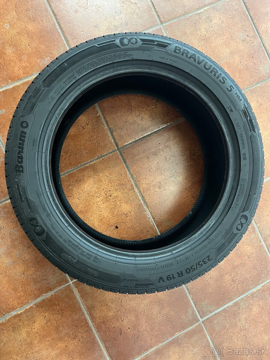 235/50 R19 - 2