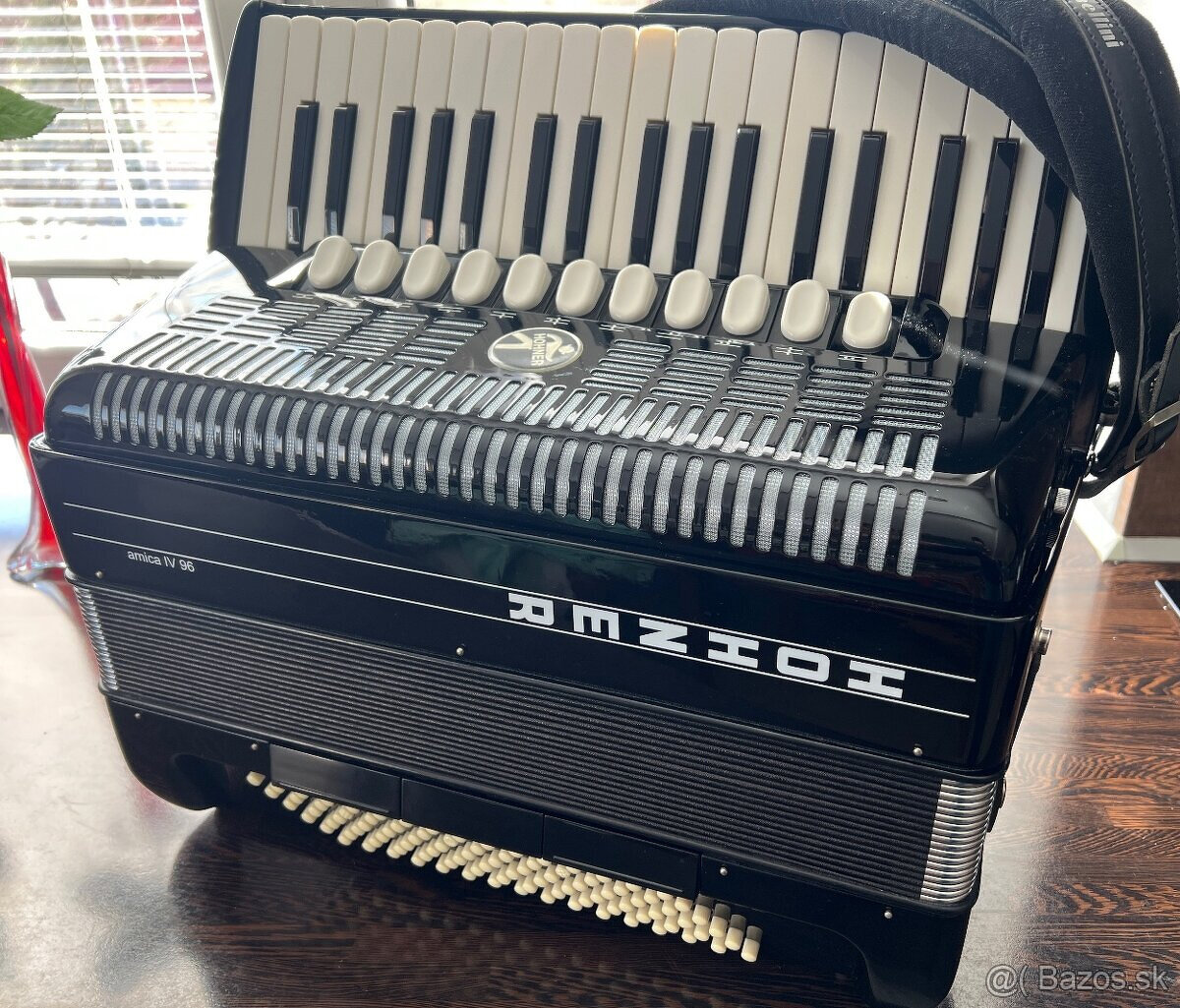 Akordeón Hohner AMICA IV 96 basový - 2