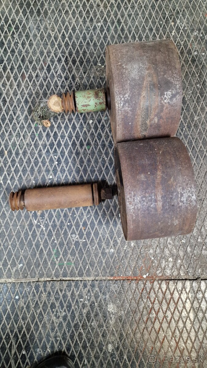 Válce na brusku - 2