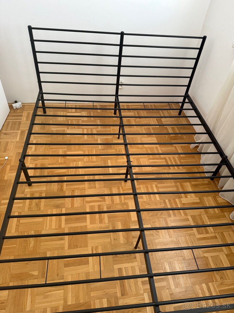 Kovová posteľ - 2