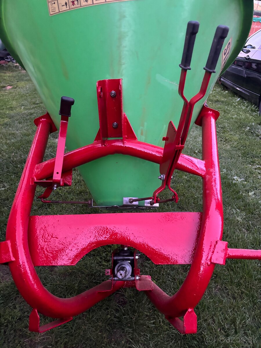 Rozmetadlo umelého hnojivá - 2