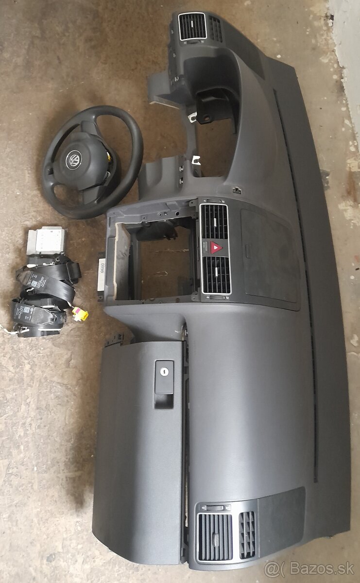 Volkswagen Touran palubovka - 2