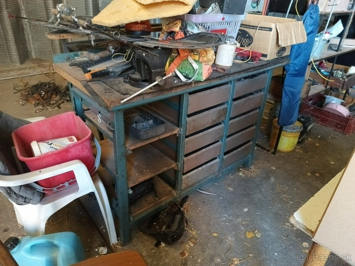 Pracovný stôl - 2