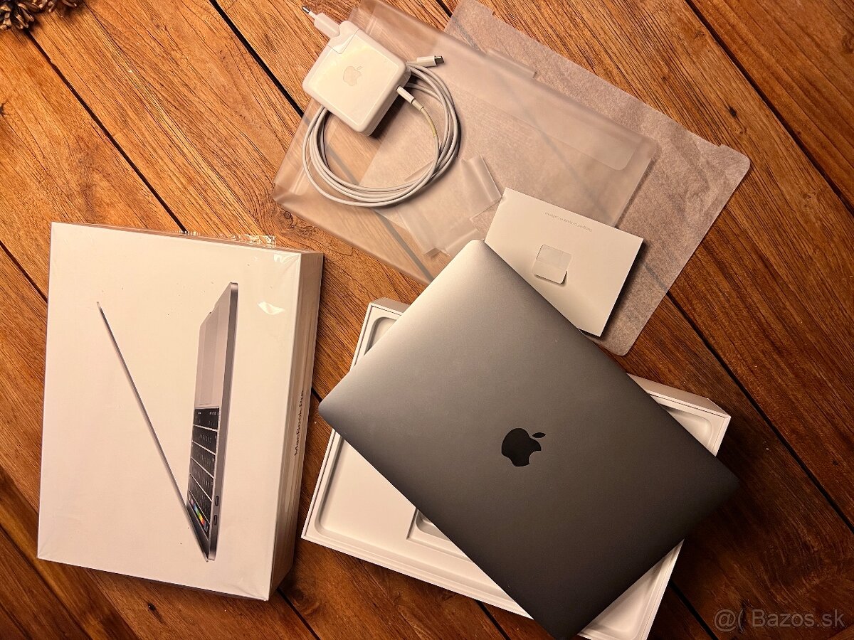 Predám MacBook Pro 13" Retina, Touch Bar, Space Gray - 2