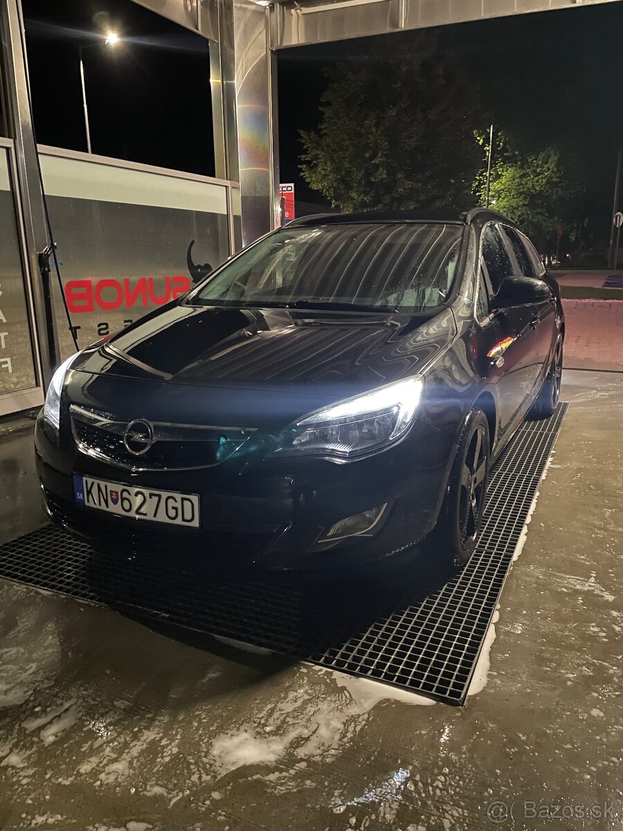 Opel Astra J - 2