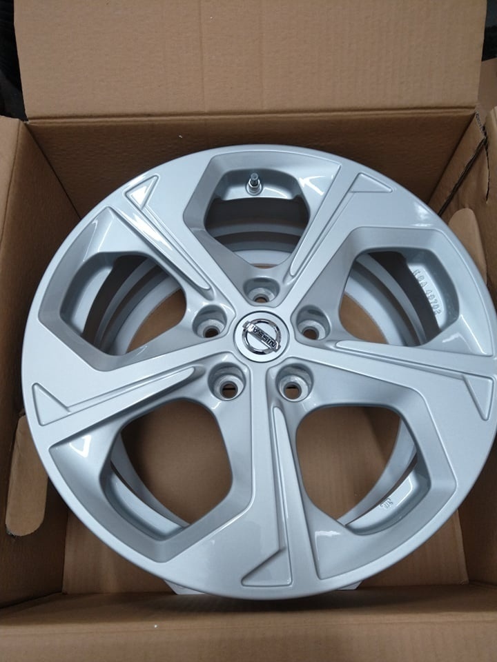 Alu R 17 NISSAN originál + TPMS. - 2