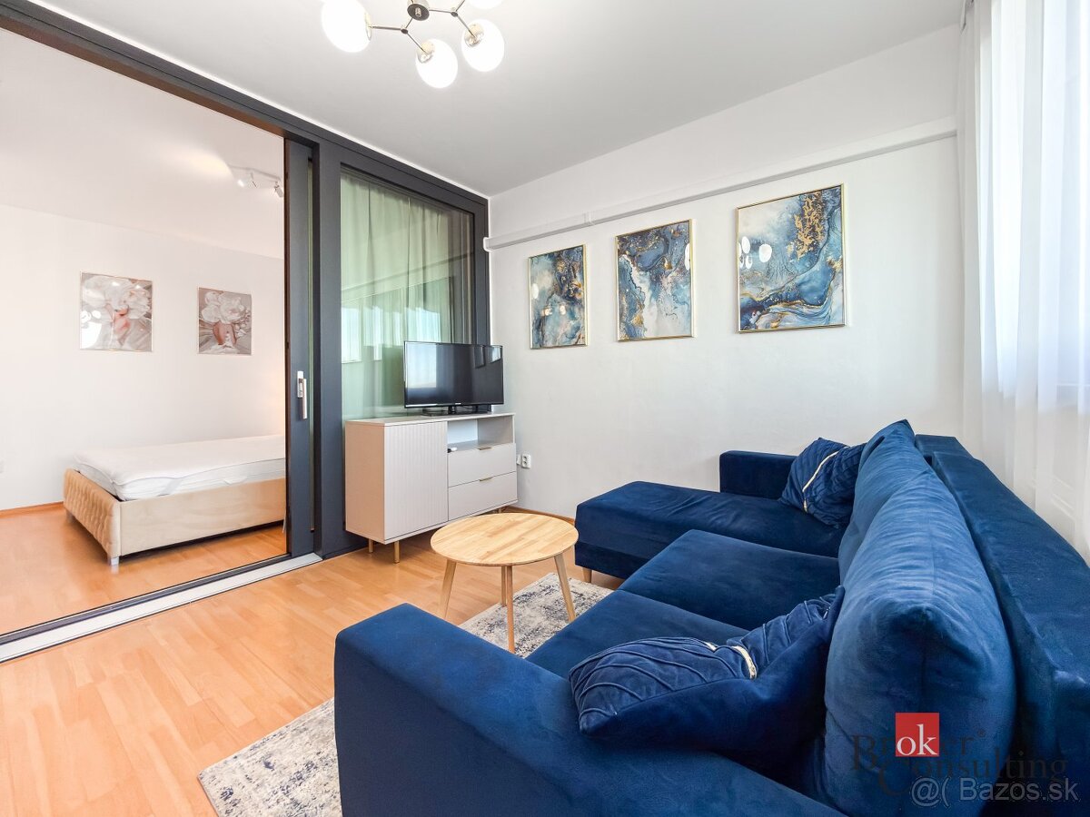 Štýlový 2i byt s panoramatickým výhľadom v centre mesta – foto 2