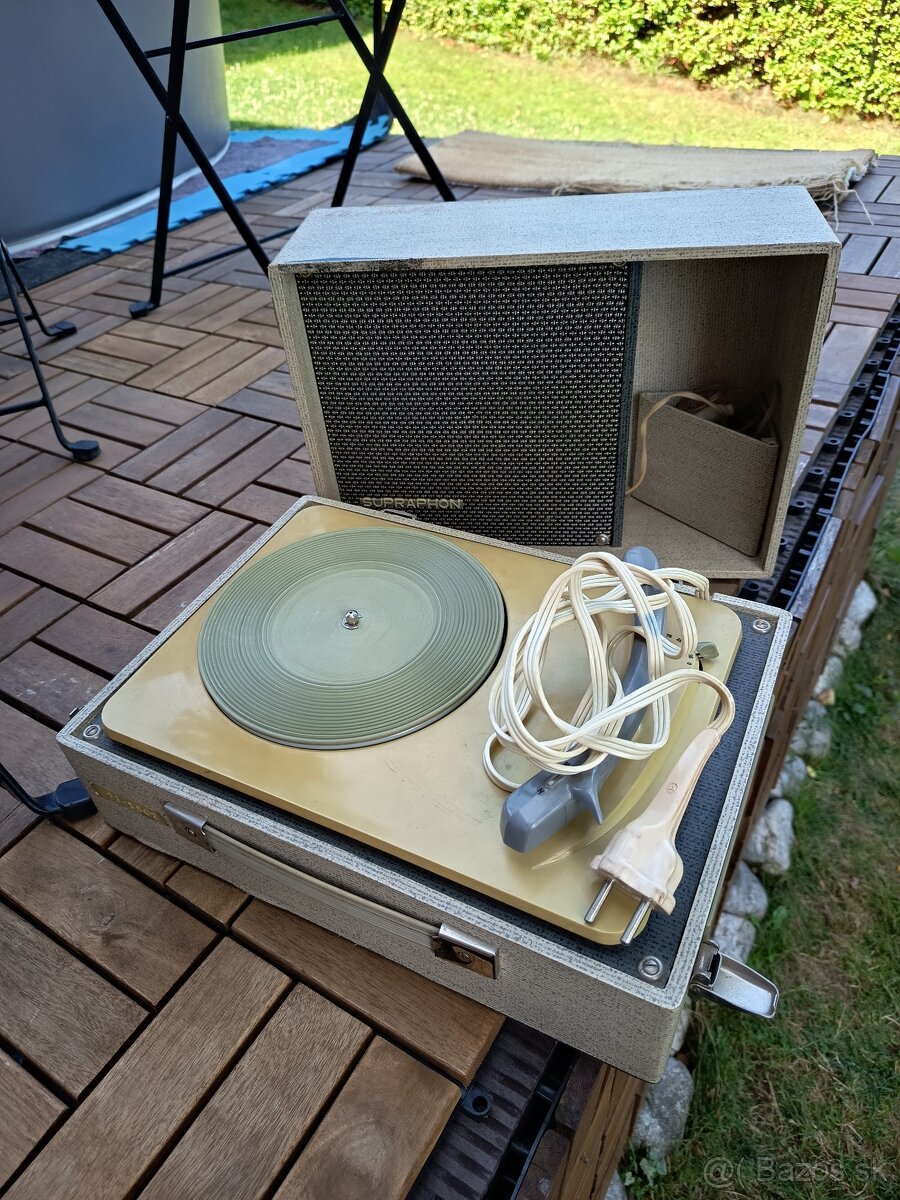 Predám starý gramofón Supraphon - 2
