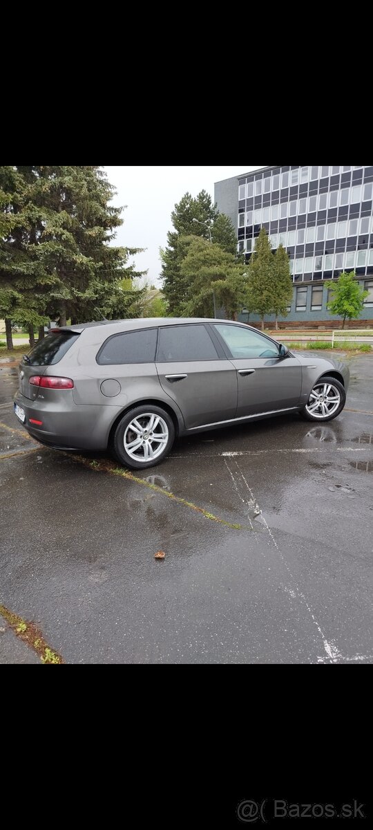 Alfa Romeo 159 - 2
