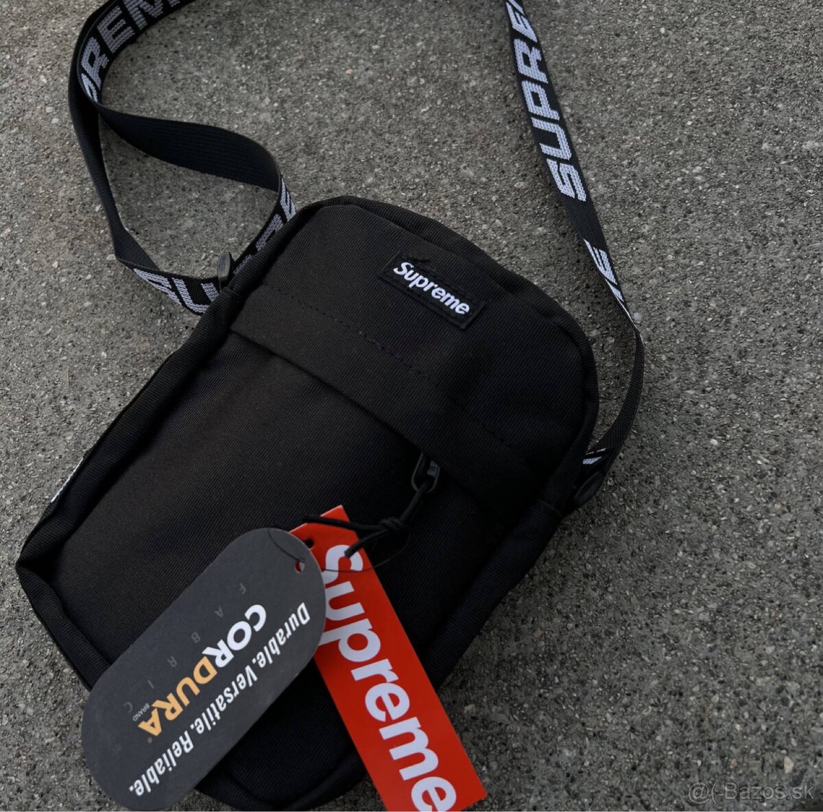 Supreme Shoulder Bag (SS18) cez rameno - 2