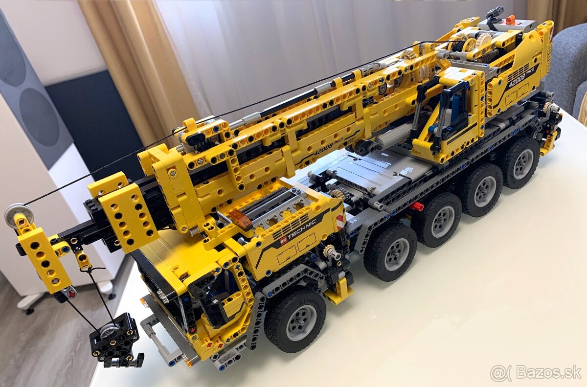 LEGO 42009 Mobile Crane Mk II (2013) - 2