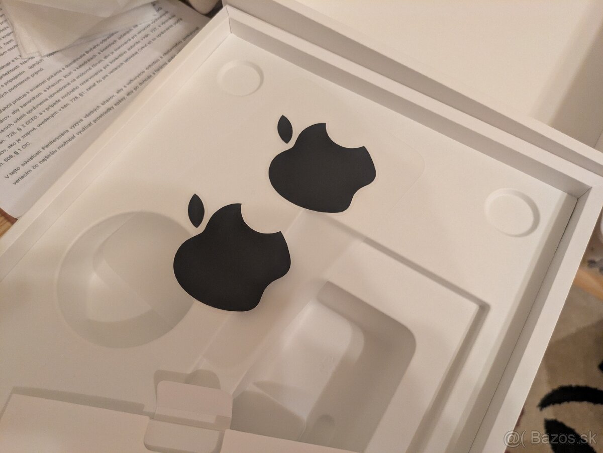 Krabica od Apple MacBook Air, nálepky - 2