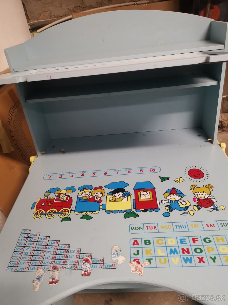 Detský drevený stolík - 2