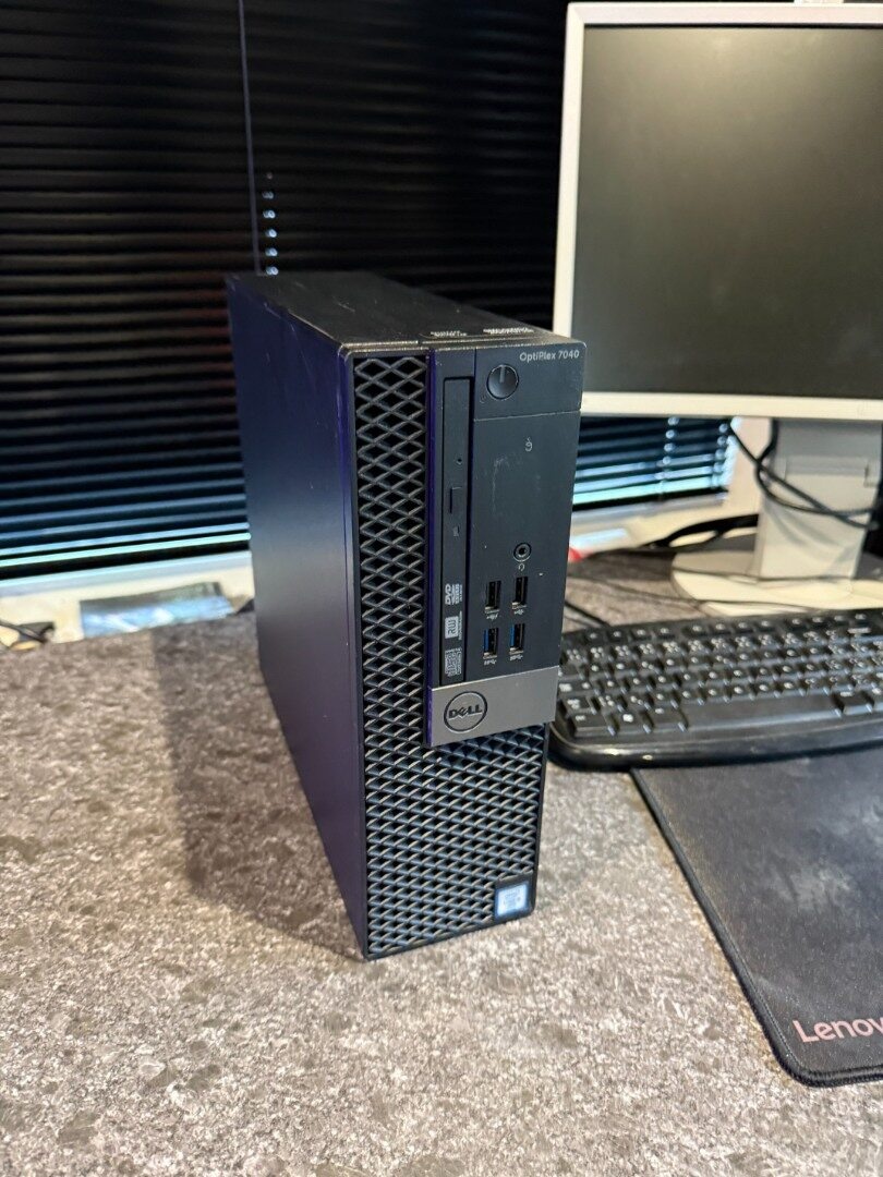 Počítač DELL.Intel i3-6100 2x3,70GHz.8gb ram.256gb SSD - 2