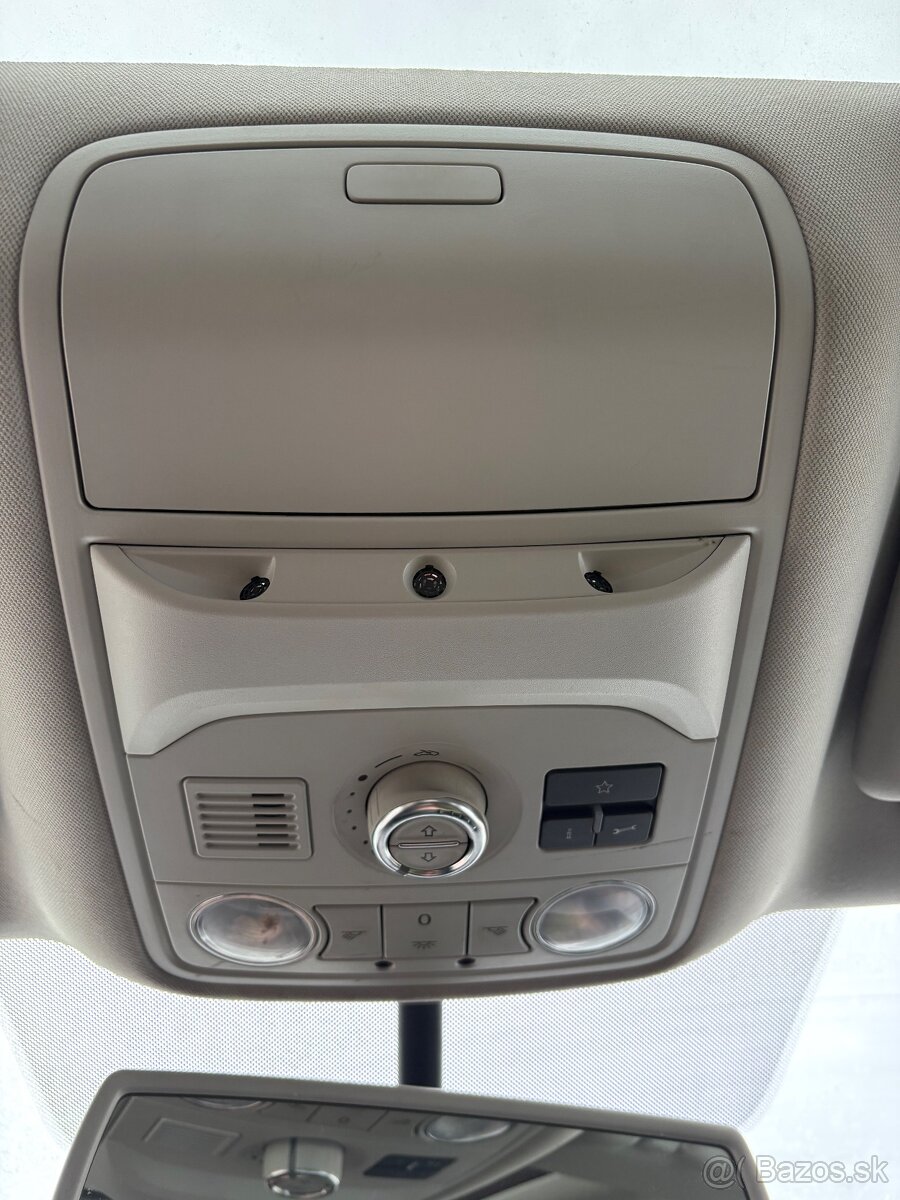 Panoráma / panoramatická strecha VW Touran - 2