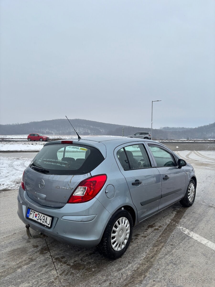 Opel corsa D - 2