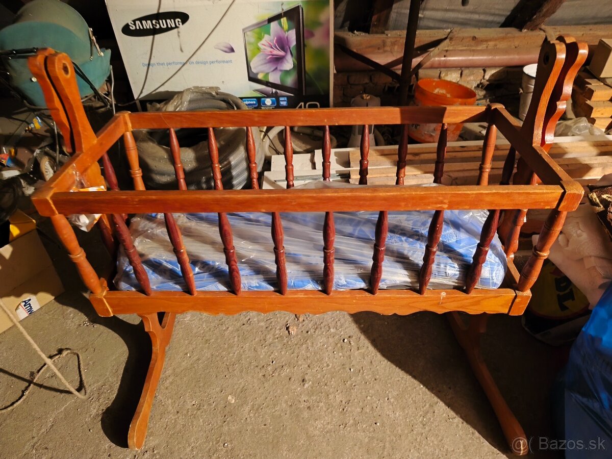 Stará zachovalá kolíska - 2