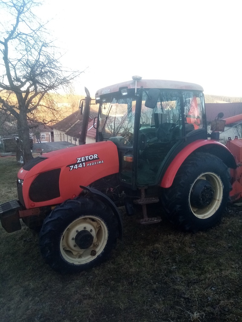 Traktor Zetor Proxima 7441 - 2