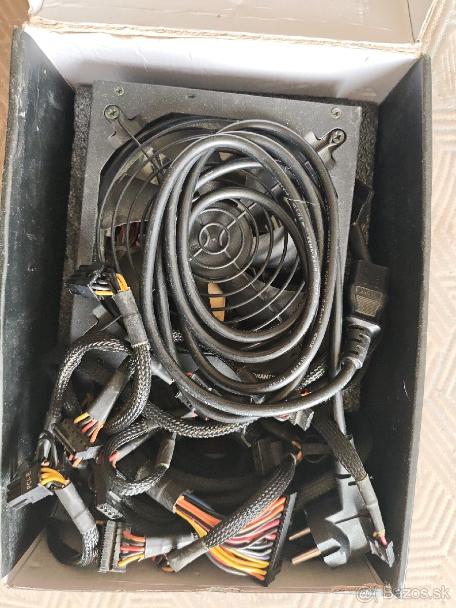 Predám zdroj CORSAIR TX 750W - 2
