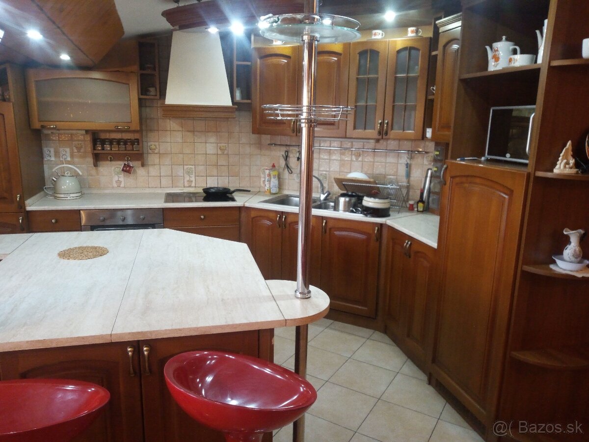 ROBOTNIKOM CUDZINCOM 4 izbovi podkrovny byt - 2