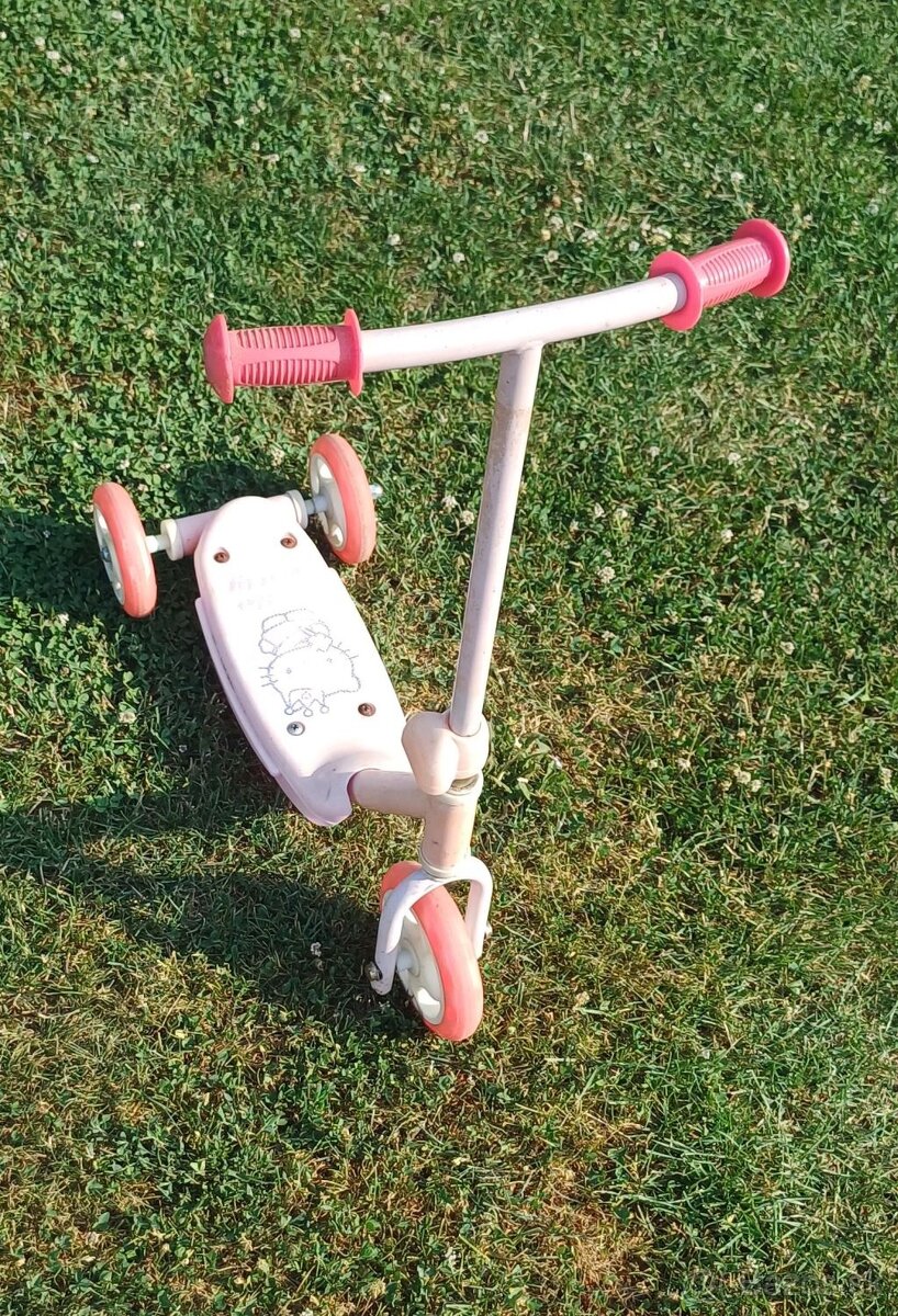 bicykel trojkolesový, kolobežka, detská sedačka - 2