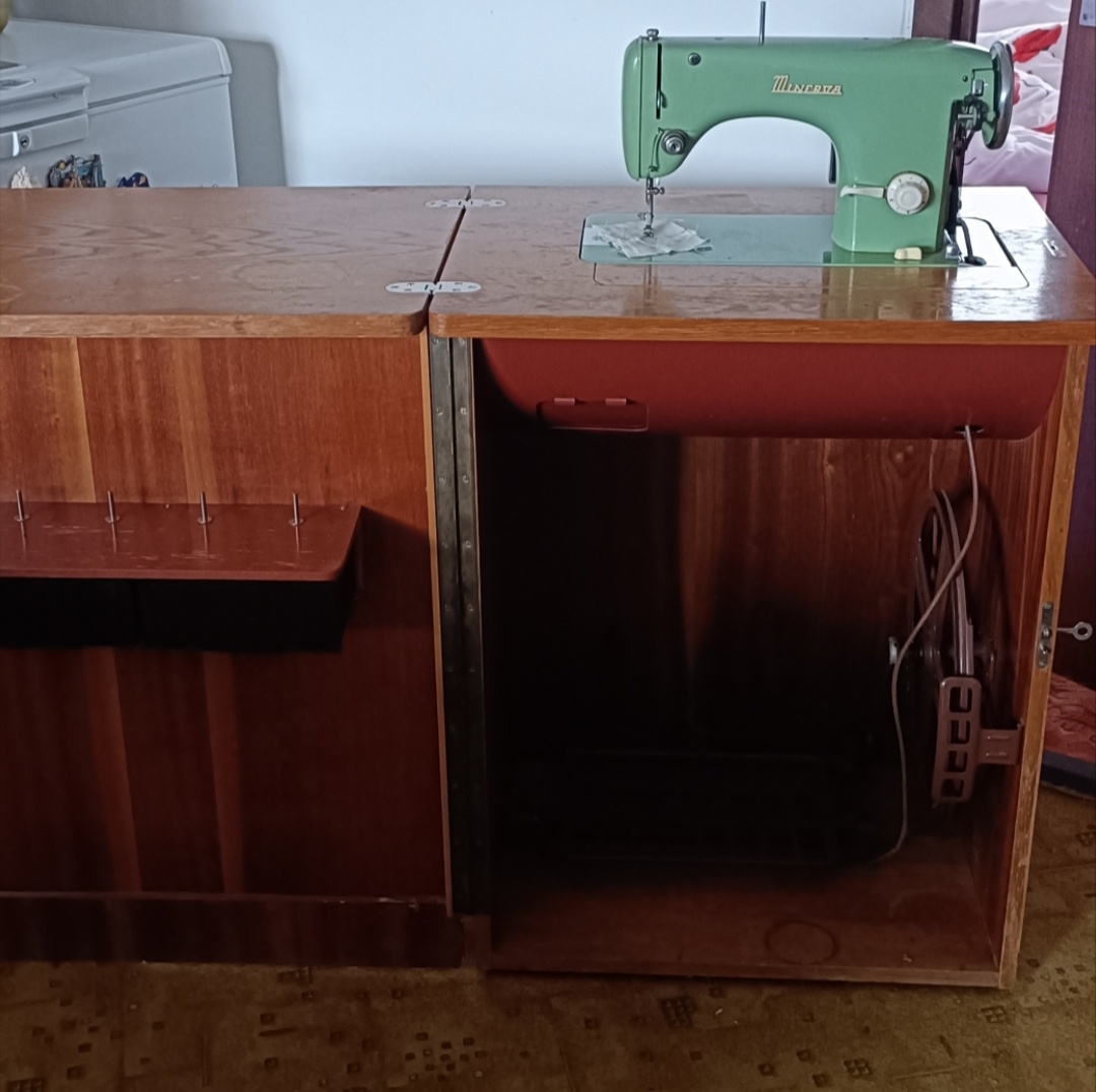Šijací stroj - 2