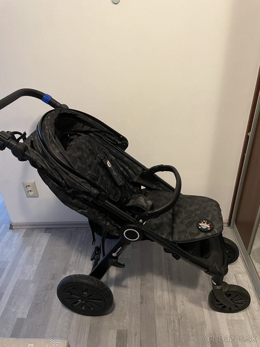 Športový kočík Petite&Mars Street+ Space edition - 2