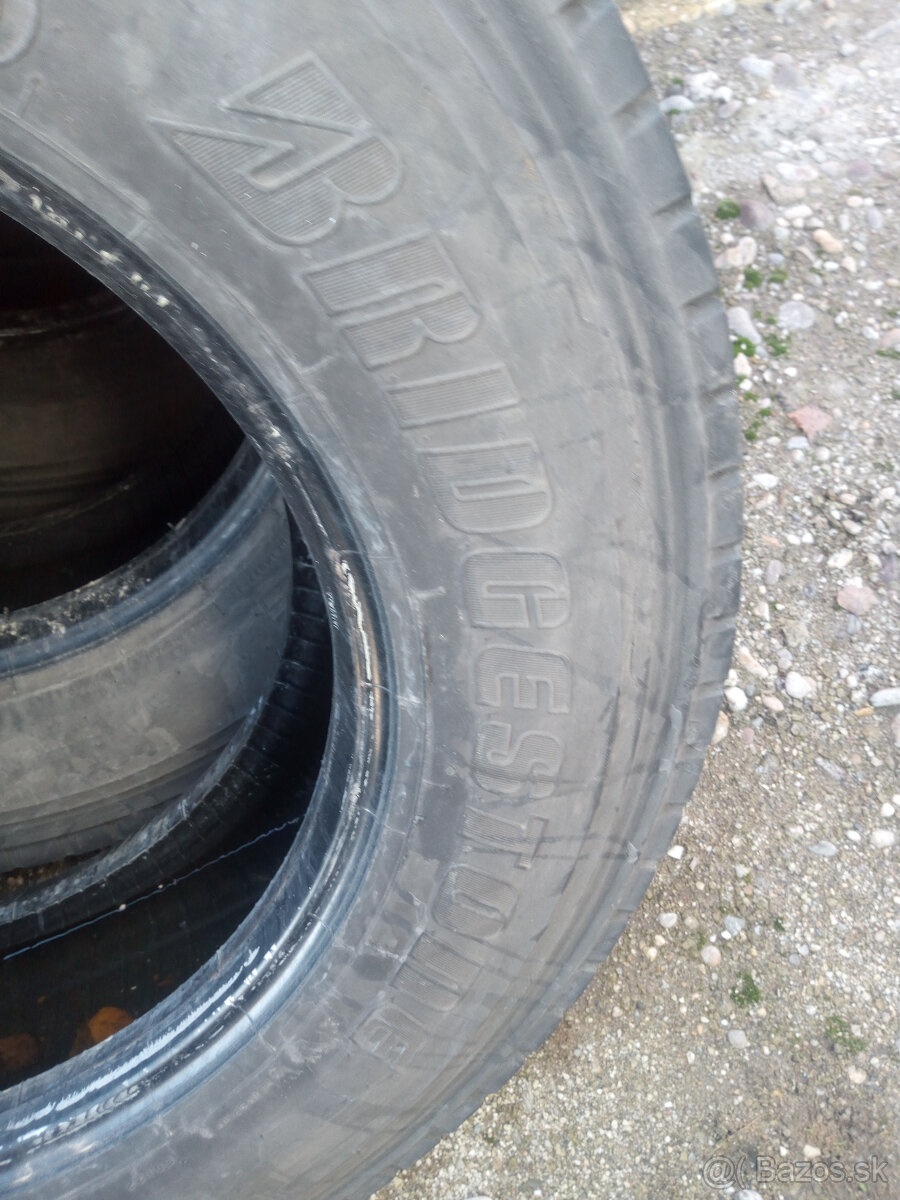 Pneumatiky Bridgestone 265/70 R 19.5 - 2