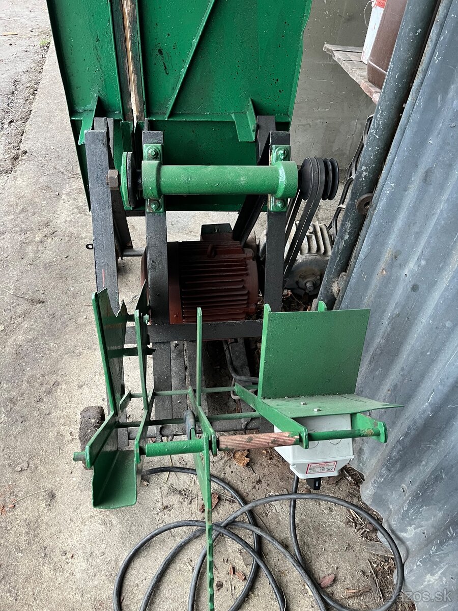 Predám továrenský cirkular - 2