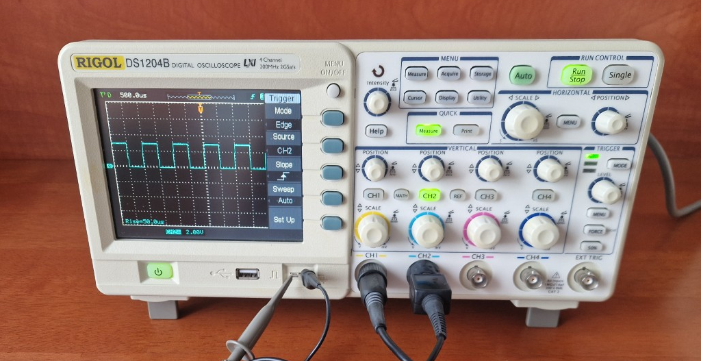 Osciloskop Rigol DS1024B + generátor funkcií - 2