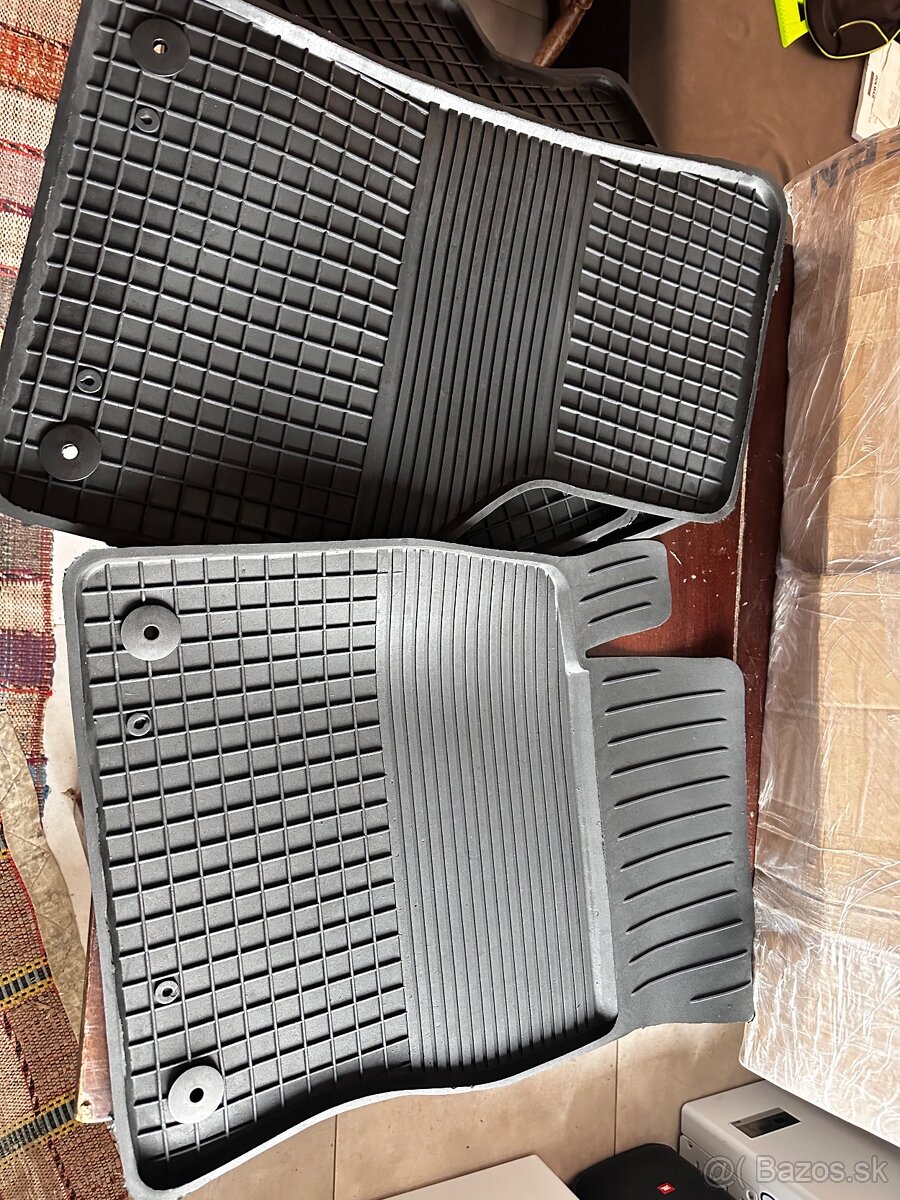 Vw passat B8 gumené koberce - 2