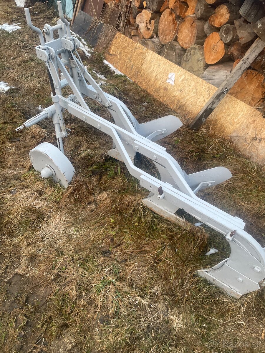 Pluh za traktor - 2