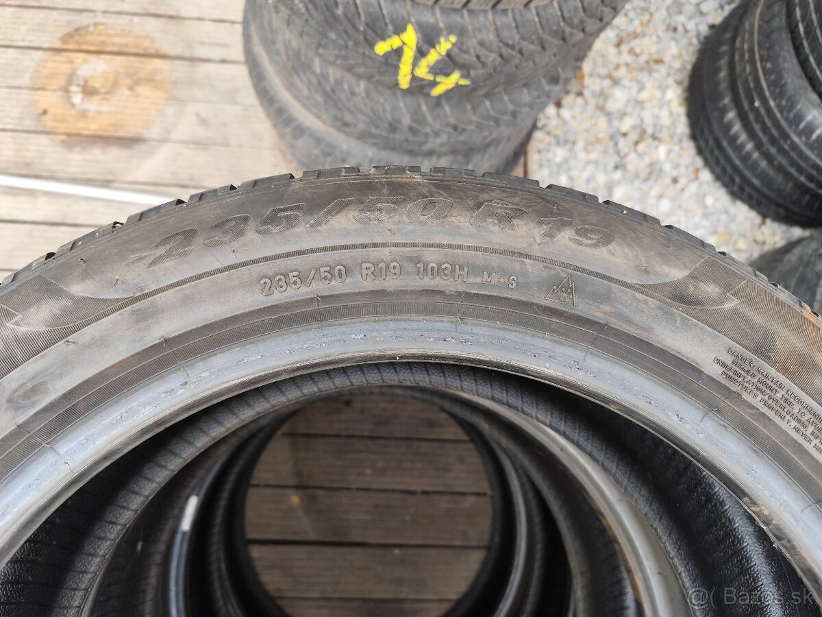 Predám 235/50 R19 - 2